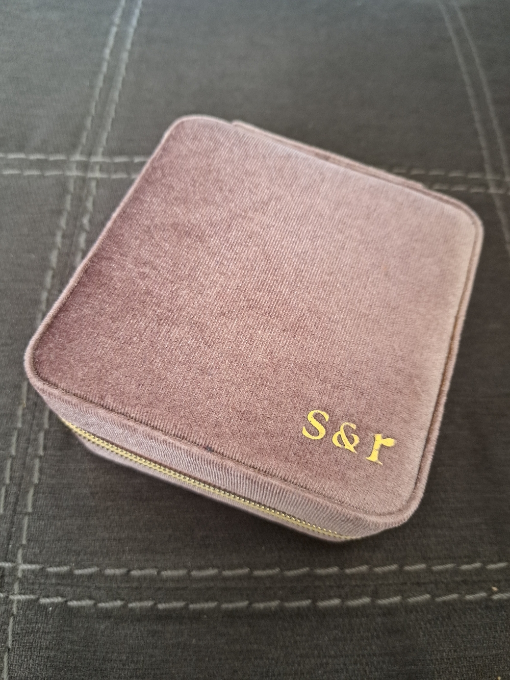 Velvet Travel Jewelry Case in Mauve